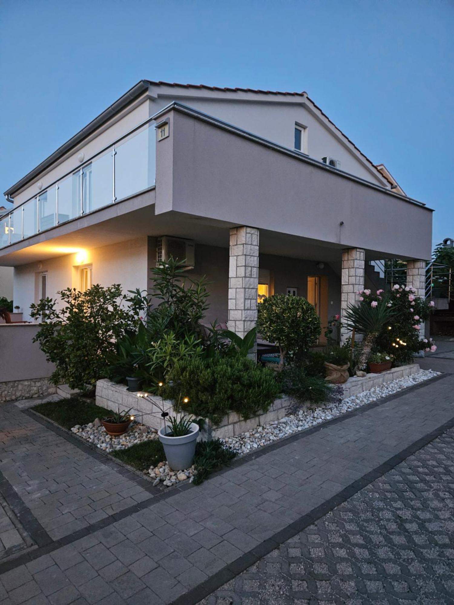 Apartments Melin Malinska Exterior foto